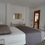 Luigi A Poggio Dei Pini, Con Giardino E Posto Auto Capoterra