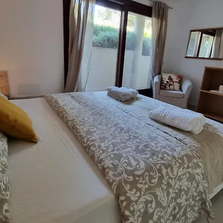 Luigi A Poggio Dei Pini, Con Giardino E Posto Auto