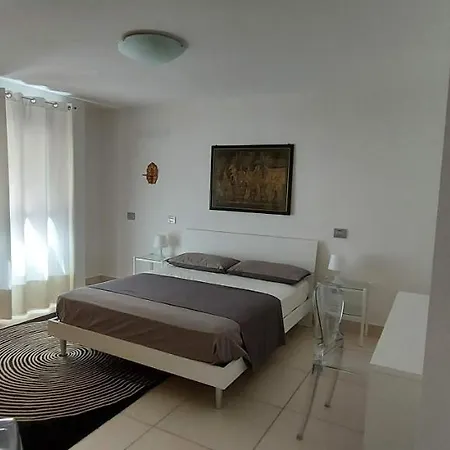 Luigi A Poggio Dei Pini, Con Giardino E Posto Auto