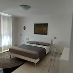 Luigi A Poggio Dei Pini, Con Giardino E Posto Auto