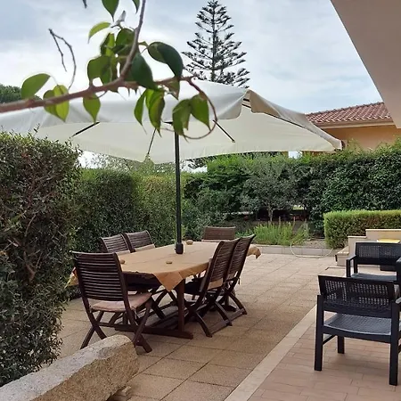 Luigi A Poggio Dei Pini, Con Giardino E Posto Auto Capoterra