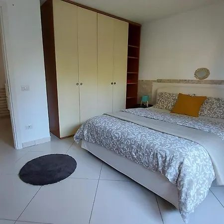 Luigi A Poggio Dei Pini, Con Giardino E Posto Auto *