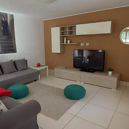 Luigi A Poggio Dei Pini, Con Giardino E Posto Auto Ferienhaus Capoterra