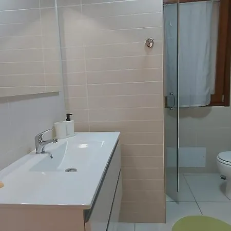 Luigi A Poggio Dei Pini, Con Giardino E Posto Auto 카포텔라
