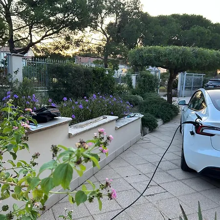 펜션 Luigi A Poggio Dei Pini, Con Giardino E Posto Auto